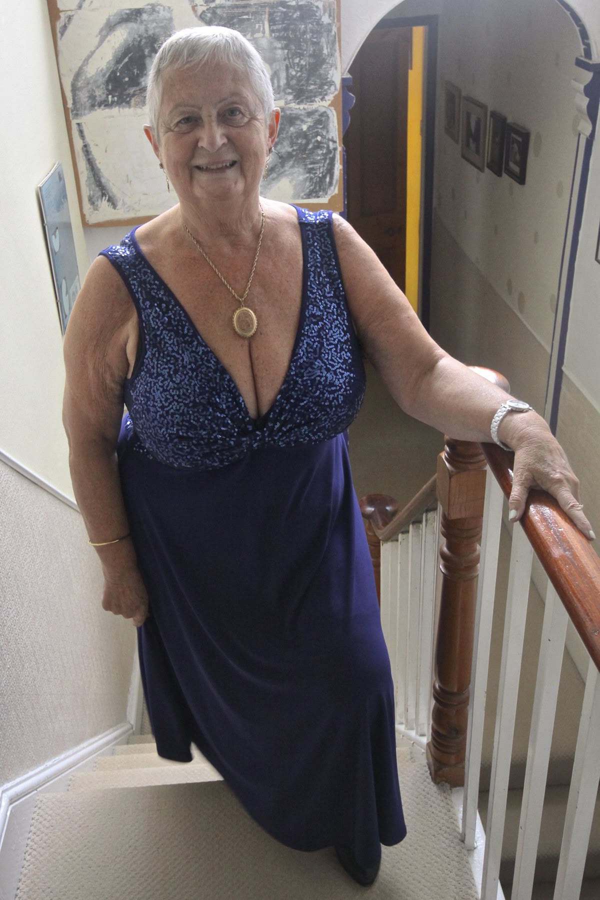 Éliane, 72